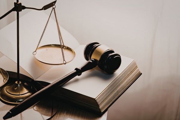_find a legal aid lawyer